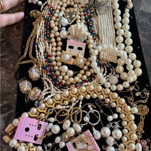 Elegant Pearl and Gold Jewelry Set(no returns) check out, untested/unsourced